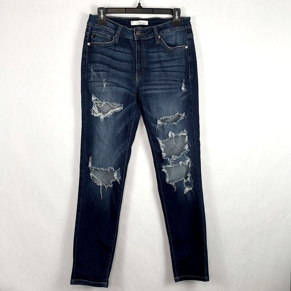 Kancan Jeans. Women’s Mid Rise Ultra Distressed Boyfriend Jeans. Size 29.